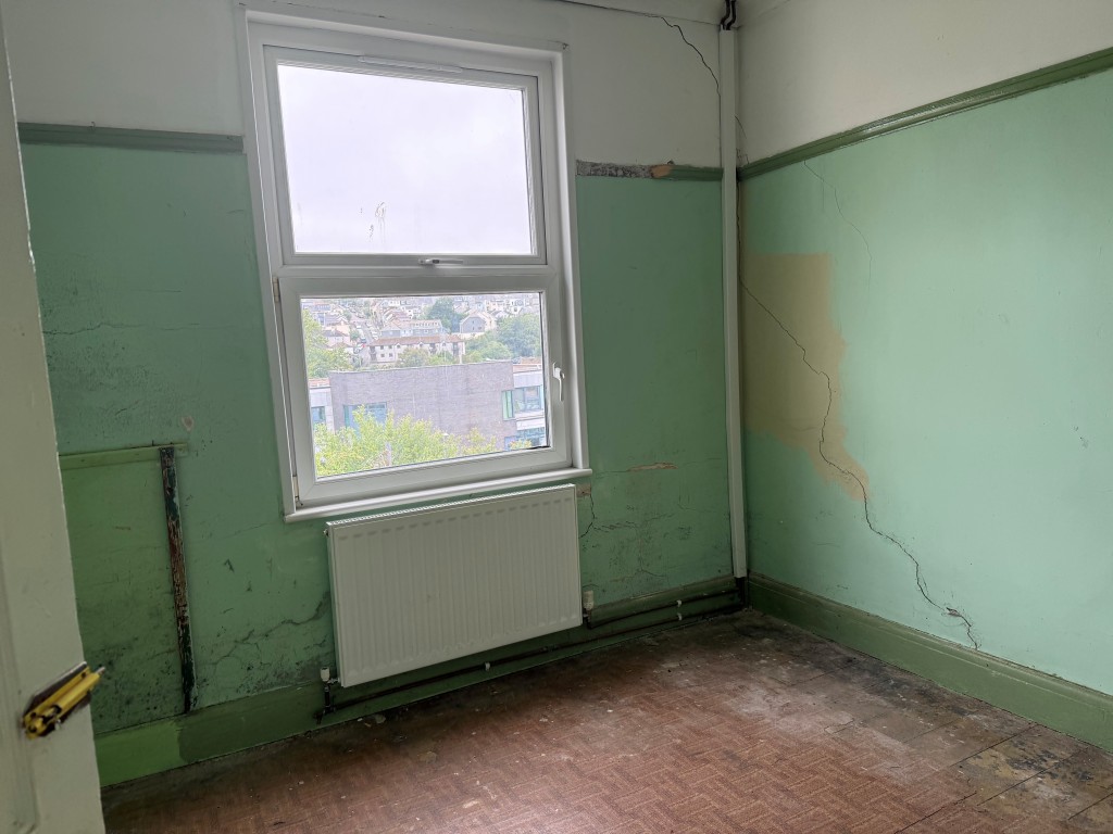 Lot: 220 - SEMI-DETACHED TWO-BEDROOM BUNGALOW FOR IMPROVEMENT - Bedroom two